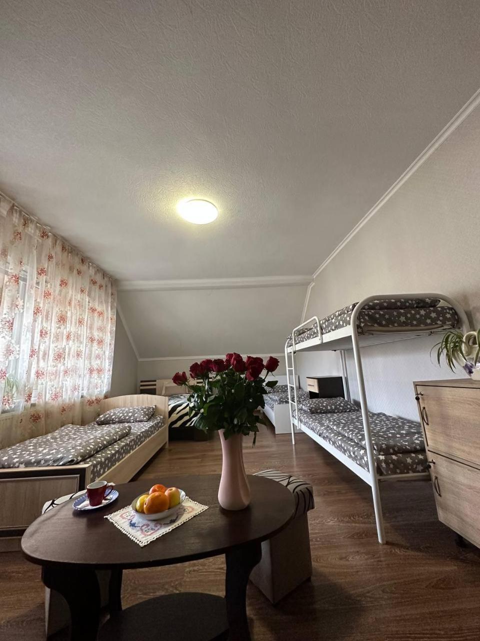 Vip Hotel Mukatjevo Eksteriør billede